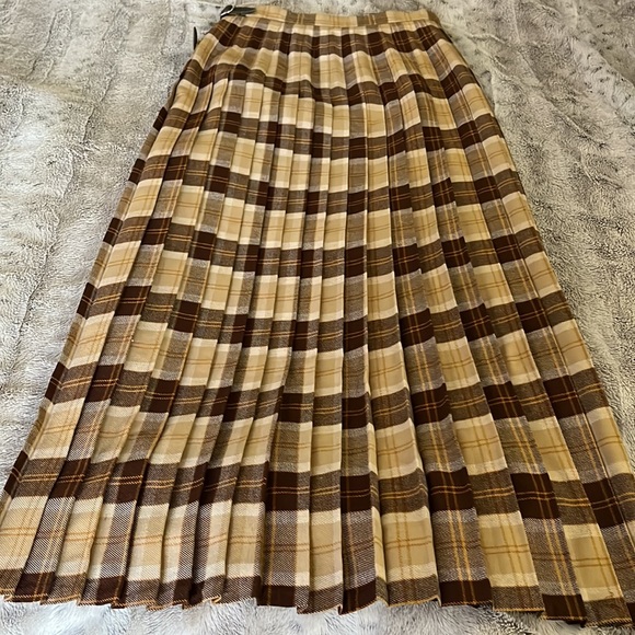 Vintage long plaid wool skirt pleated fringe leather buckles acrylic blend UK - Picture 7 of 13